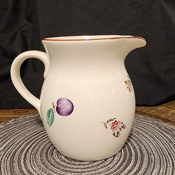 Ceramic Pitcher - Vintage Fruit design - - Picture 1 of 8